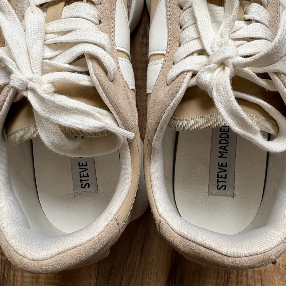 Steve Madden Women's Escapade Retro-Inspired Sneakers with Chunky Midsole - Picture 6 of 11